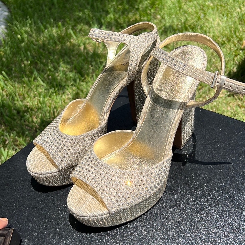 Michael kors Womens size 10 heels, great condition, only used once!
